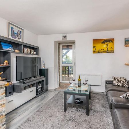 Stone House Knez Apartment Vrbnik Ngoại thất bức ảnh