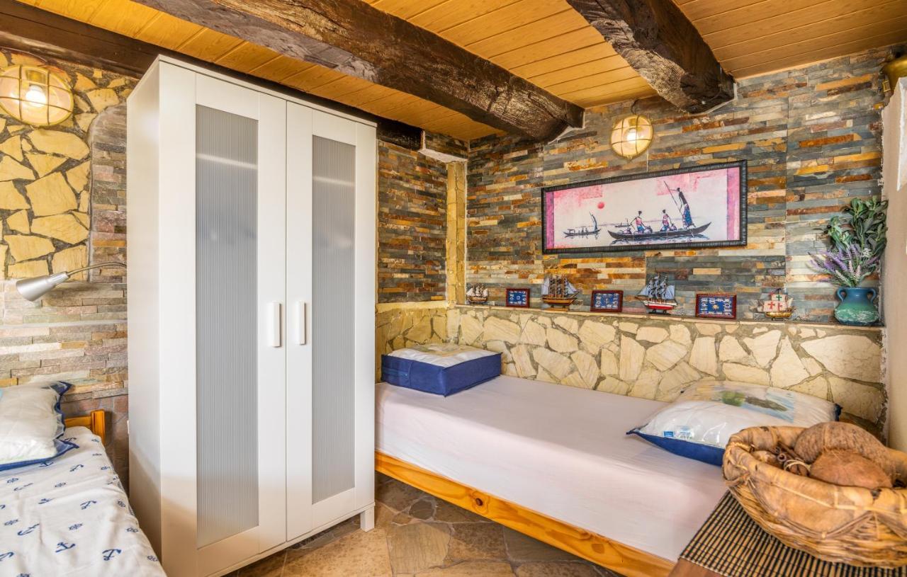 Stone House Knez Apartment Vrbnik Ngoại thất bức ảnh