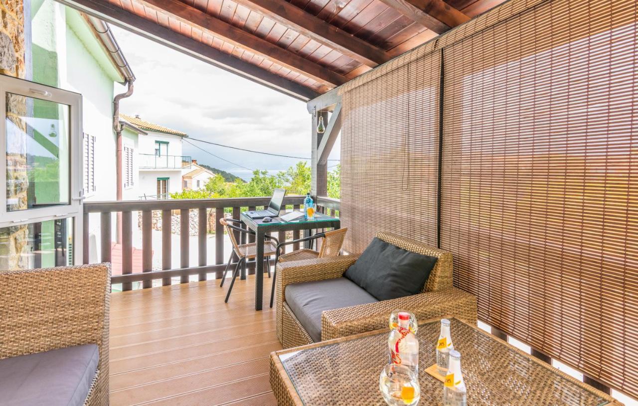 Stone House Knez Apartment Vrbnik Ngoại thất bức ảnh