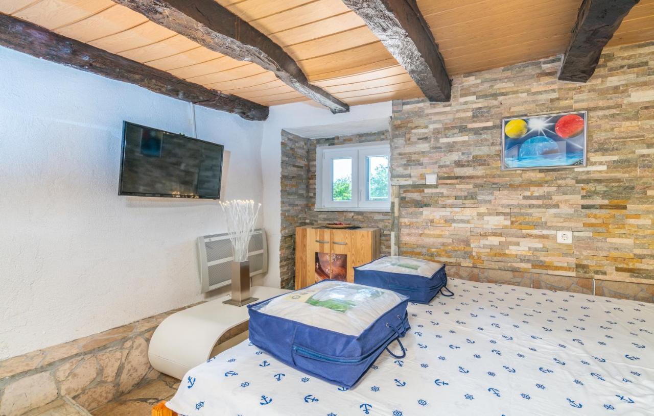 Stone House Knez Apartment Vrbnik Ngoại thất bức ảnh
