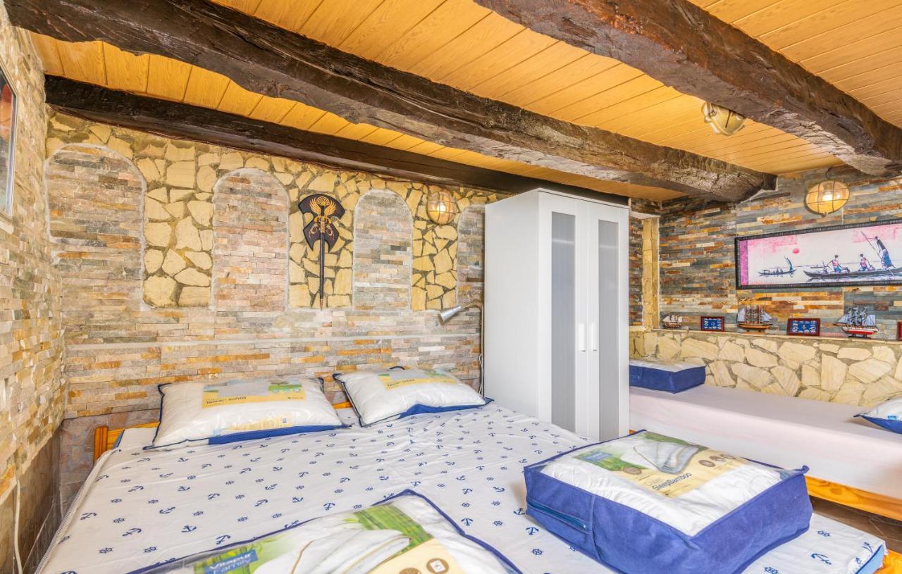 Stone House Knez Apartment Vrbnik Ngoại thất bức ảnh