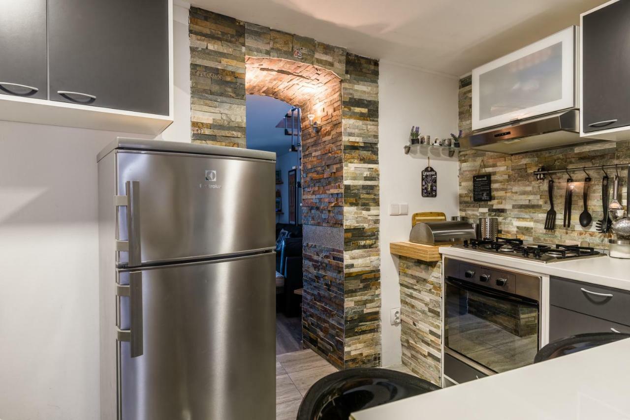 Stone House Knez Apartment Vrbnik Ngoại thất bức ảnh